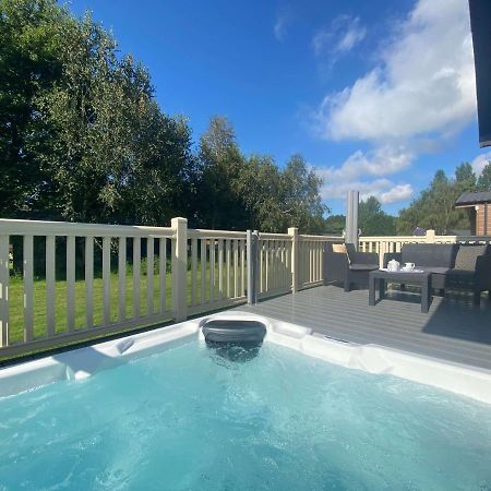 The Yorkshire Burrow Lodge With Hot Tub Екстер'єр фото