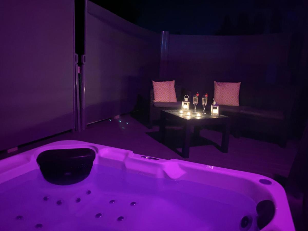 The Yorkshire Burrow Lodge With Hot Tub Екстер'єр фото