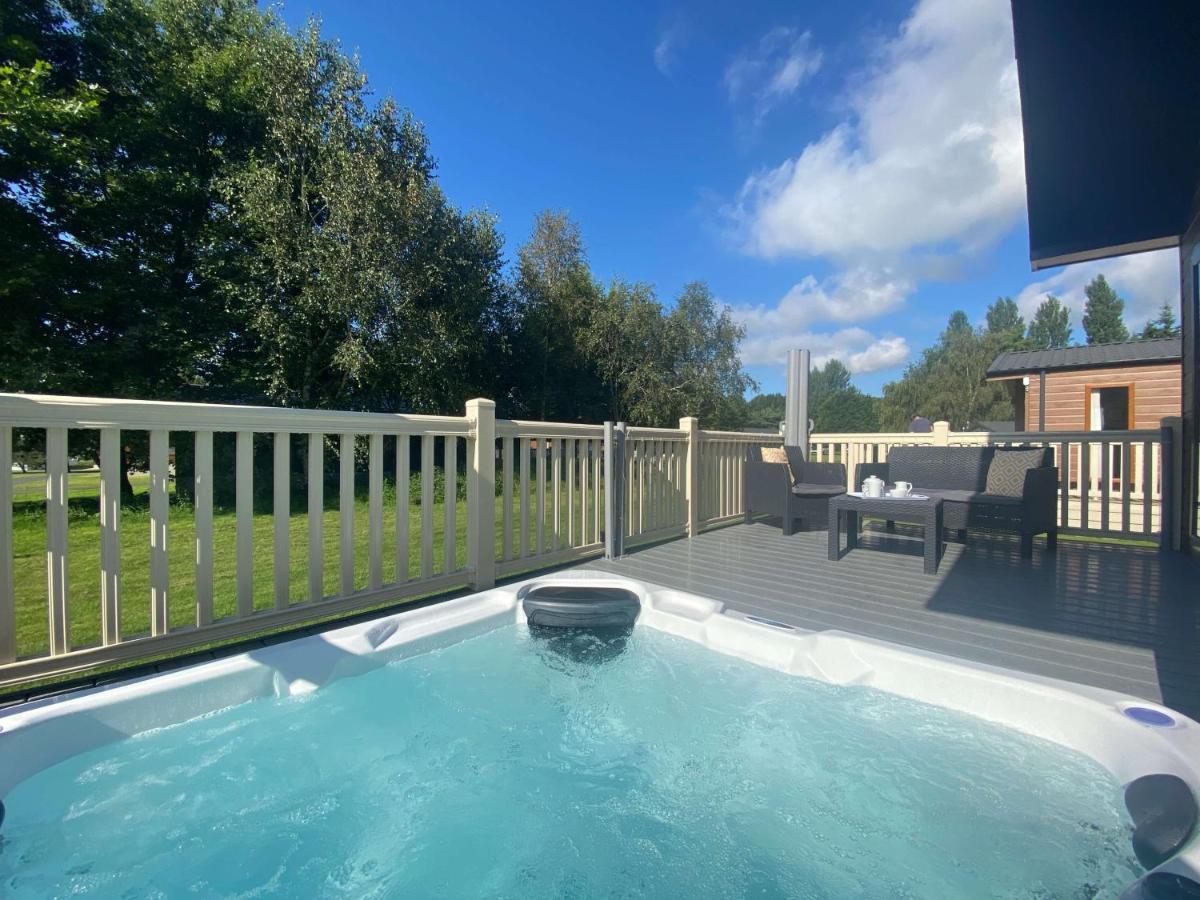 The Yorkshire Burrow Lodge With Hot Tub Екстер'єр фото