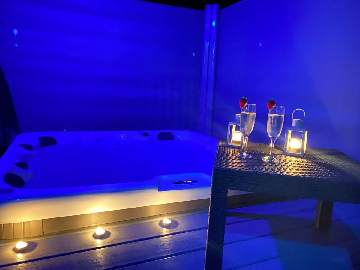 The Yorkshire Burrow Lodge With Hot Tub Екстер'єр фото